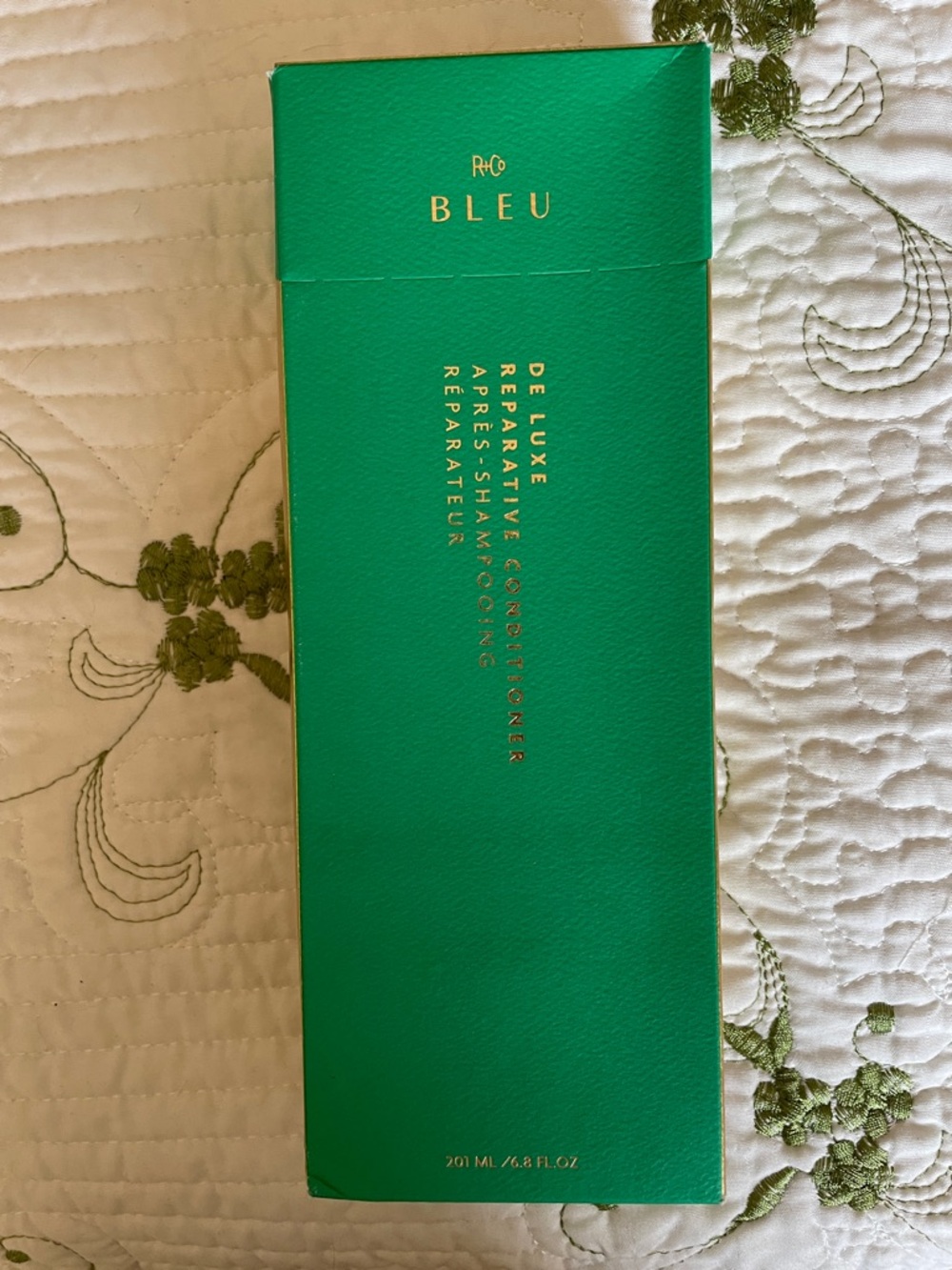 R+Co Bleu De Luxe Reparative Hair Conditioner.